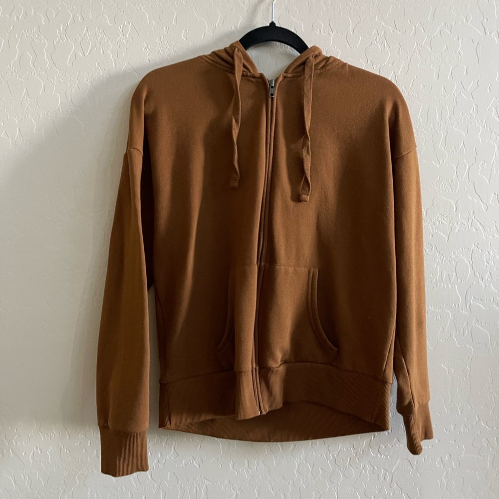 TIME and TRU brown Women’s sweatshirt in medium from Walmart